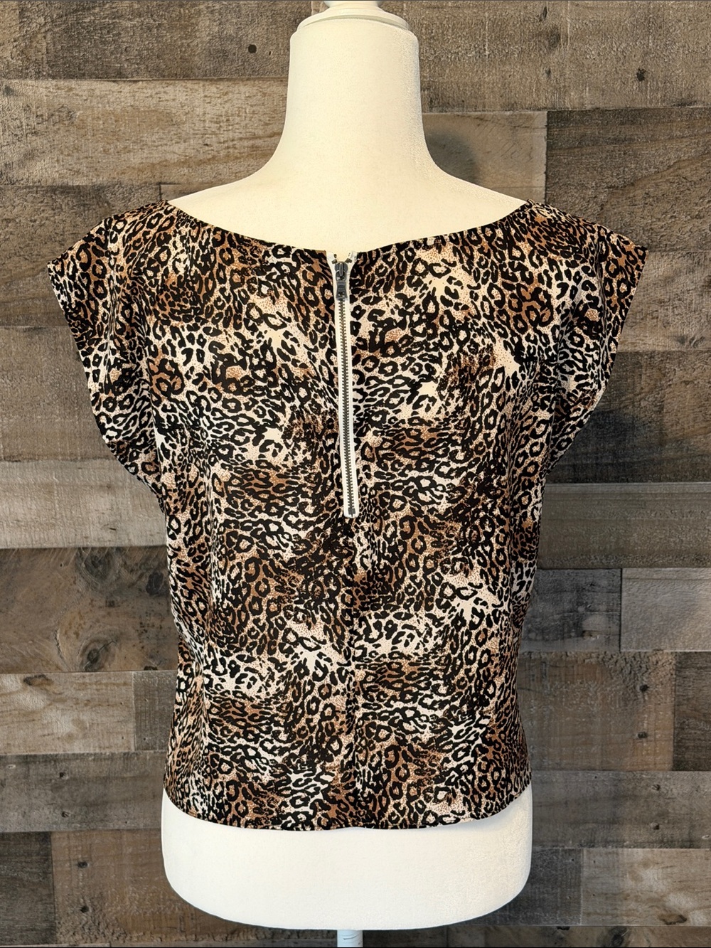 Alice + Olivia Leopard Print Top, Size M - Picture 2 of 16